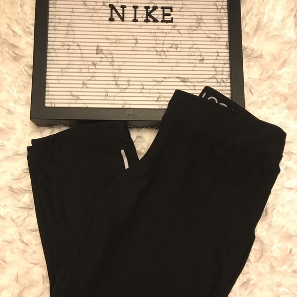 Nike Pants - Nike Dri-FIT crop leggings
